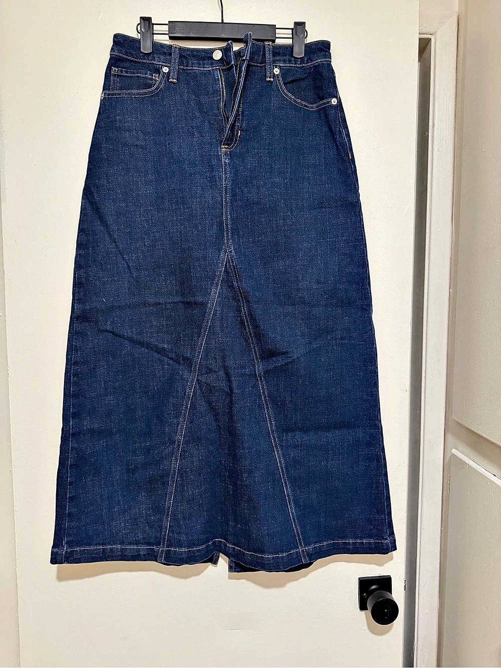 Banana Republic Long skirt Blue Size 6 Like New